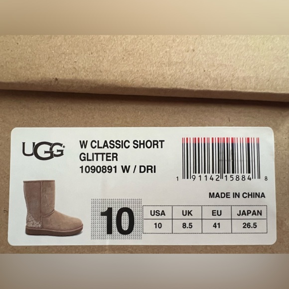 Ugg classic short boot with glitter detail. Size 10 - Picture 2 of 4